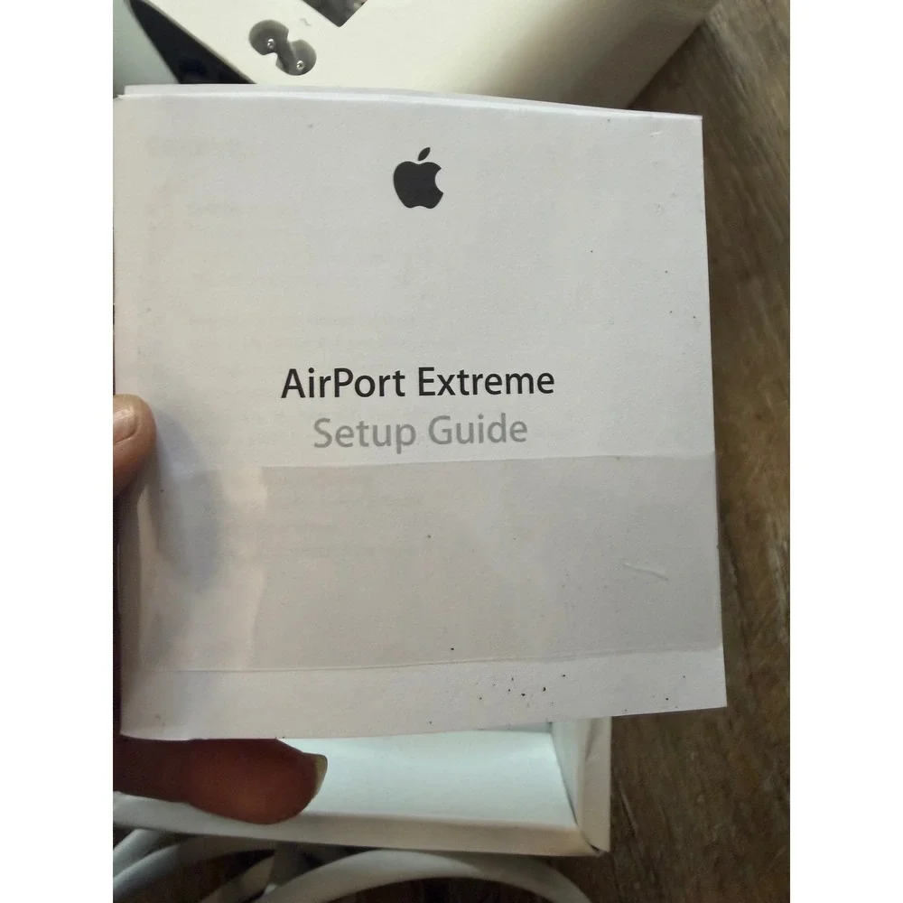 Apple AirPort Extreme 6th Gen 802.11ac Wi-Fi Router White ME918LL/A Base Station